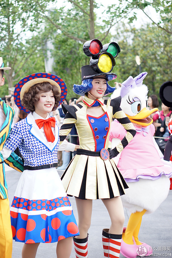 (2)冰雪奇缘:欢唱盛会米奇;童话专列:花车巡游